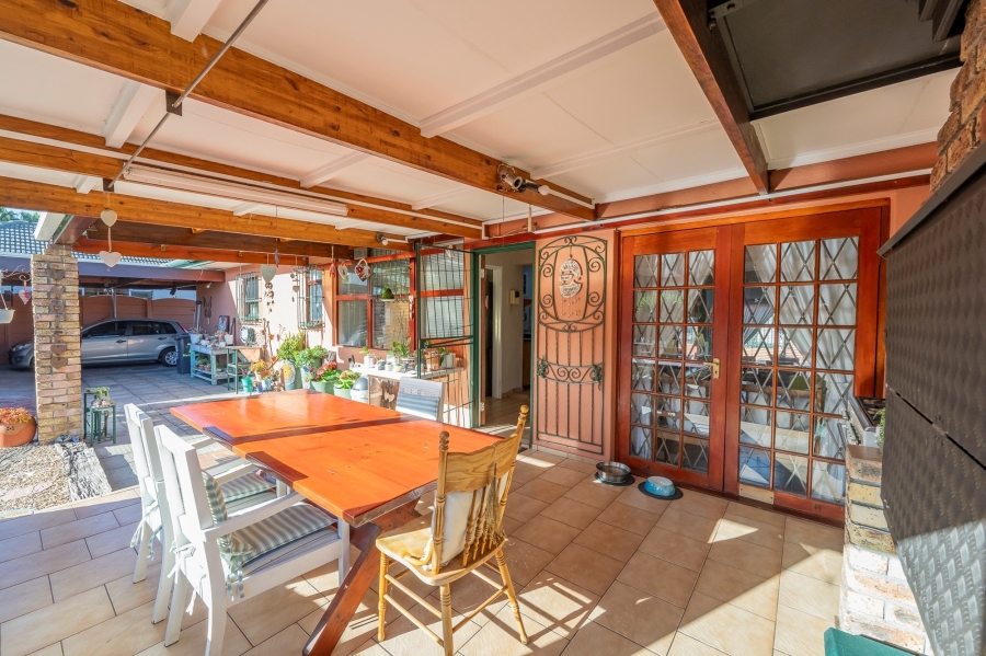 3 Bedroom Property for Sale in Clamhall Western Cape